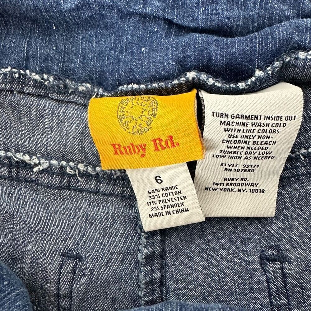 Ruby Rd. Denim Crop size 6 Back Pockets - Picture 5 of 5